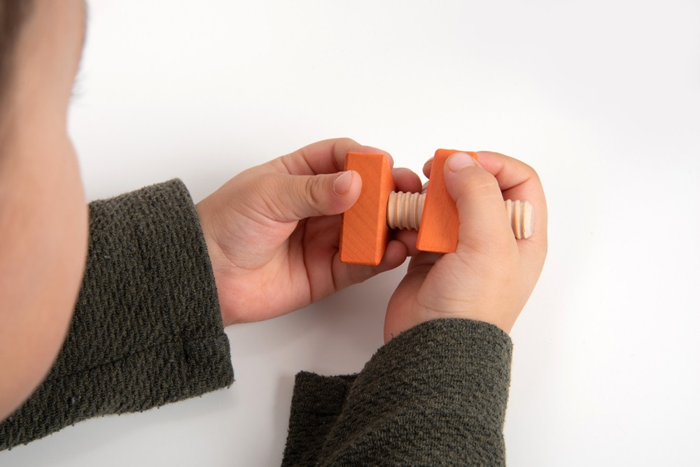 Varavīksnes krāsu koka uzgriežņu un skrūvju komplekts - Image 5